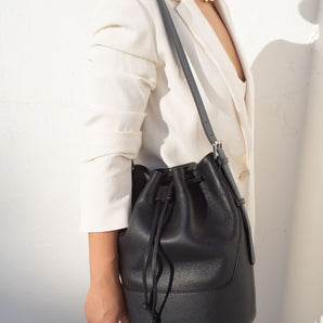 hyer goods recycled leather cinch bucket bag black#color_black