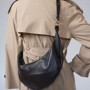 hyer goods ring bag convertible leather hobo bag#color_chocolate
