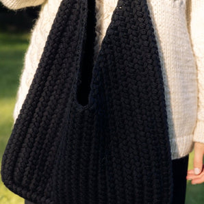 Pintinė: Black Crochet Bag