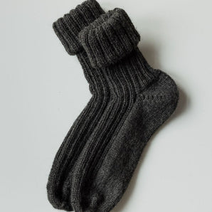 Rib Socks: Seal Salt Wool