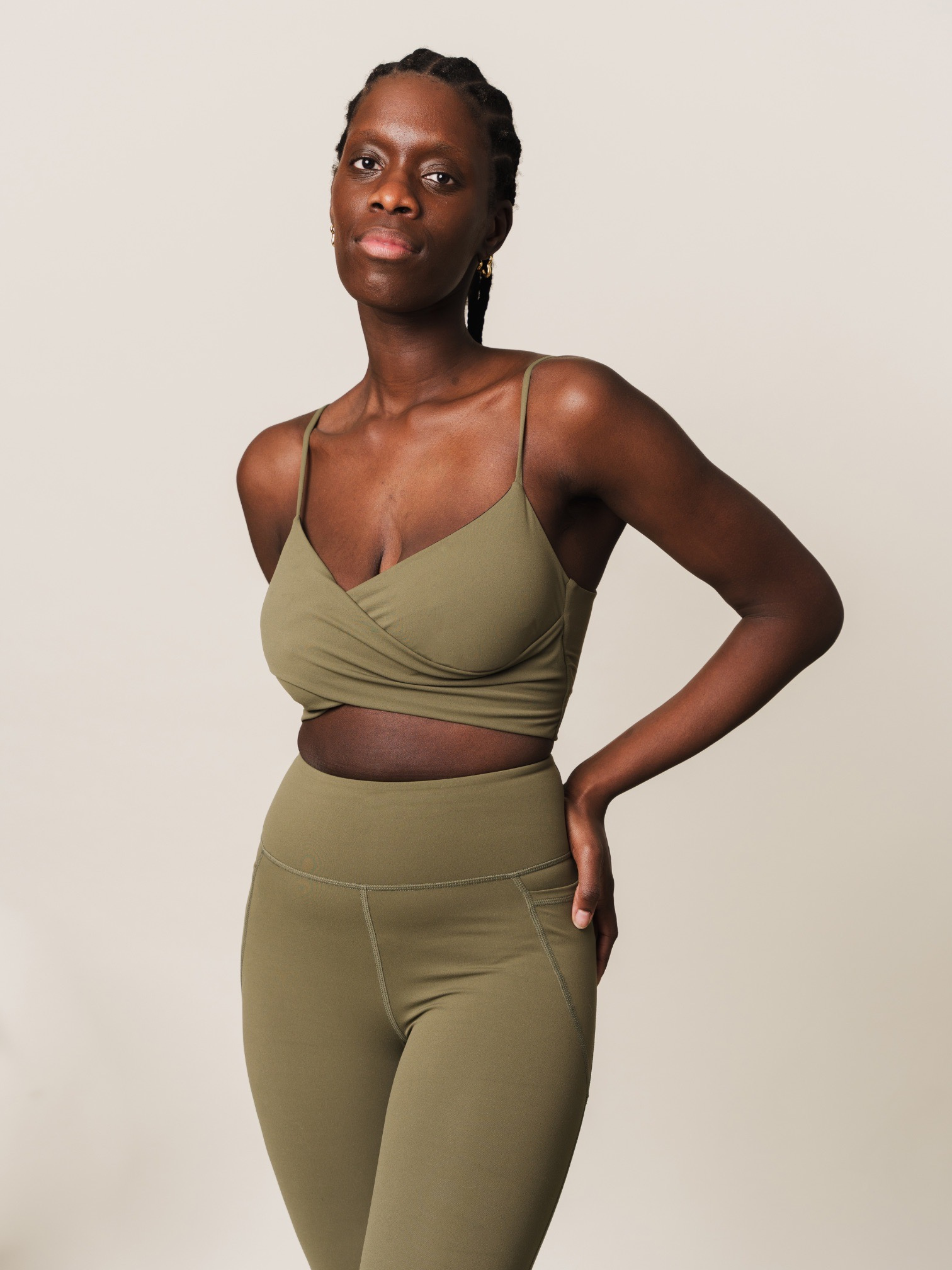 recycled sports bras, sustainable activewear leggings, organic yoga pants, vegan activewear for women, sustainable workout brands, sustainable workout clothes for women, Green sustainable activewear, sustainable activewear uk, organic clothing uk, sustainable activewear, activewear london, london fashion, london activewear, london sustainable clothing, 